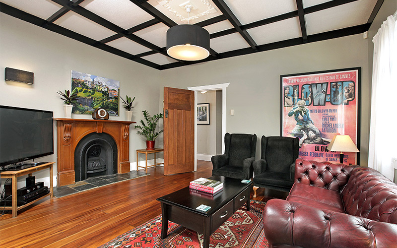 Bungalow living room with wooden floors